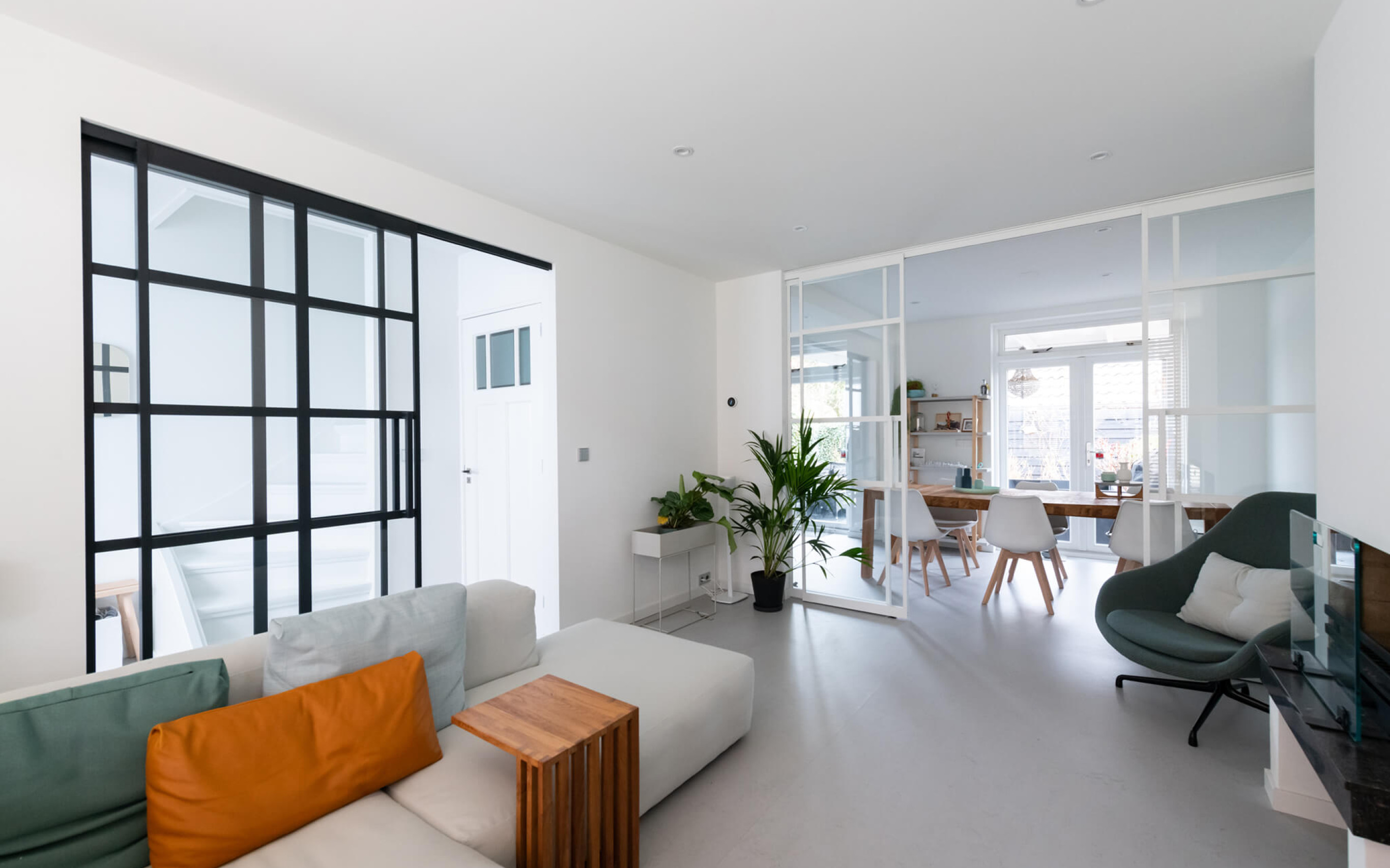 GewoonGers zwarte stalen schuifdeur witte stalen schuifdeur