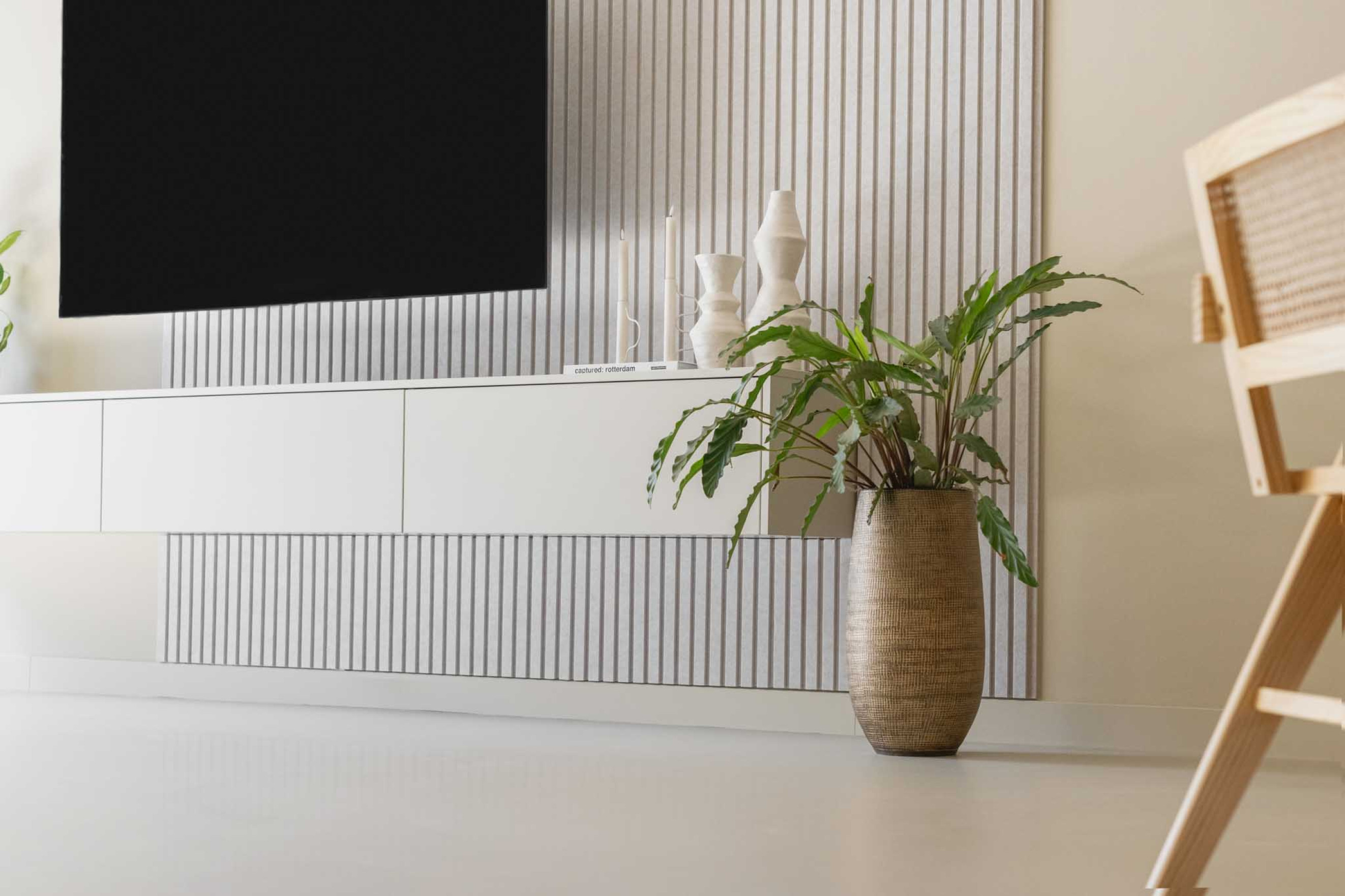 Vilten wandpanelen akupanel akoestisch paneel beige lattenwand GewoonGers