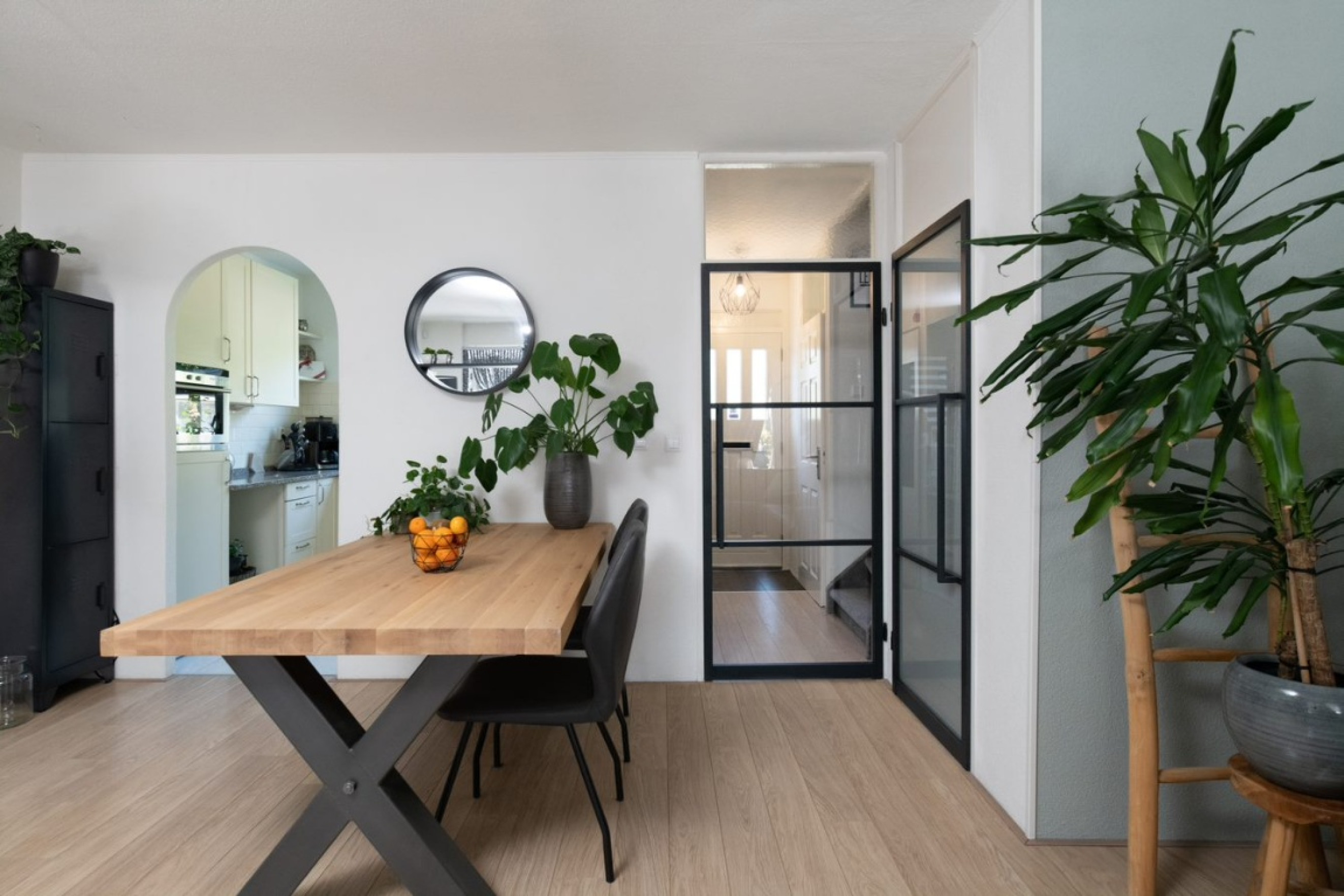 Opdekdeur in bestaand kozijn zwarte deur opdek