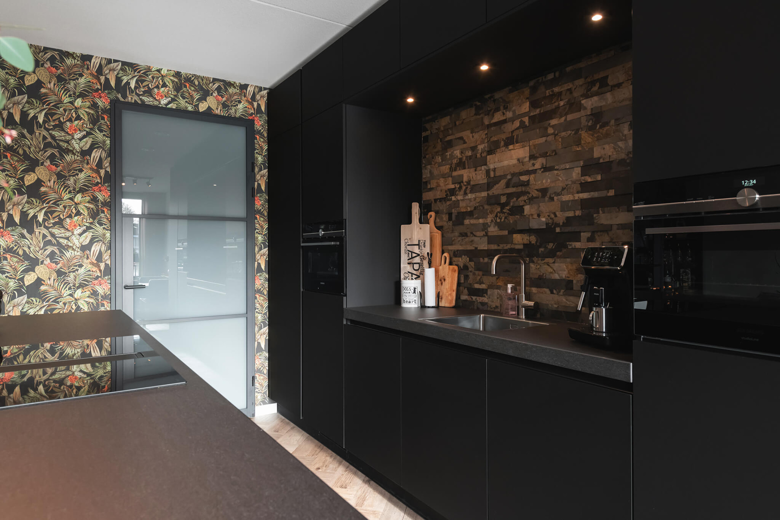 zwarte opdekdeur melkglas gewoongers