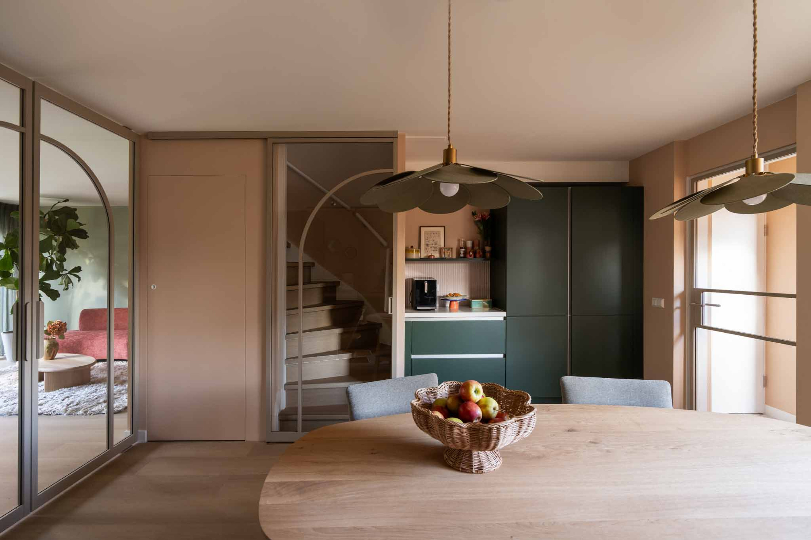 Interieur met beige stalen deuren GewoonGers Kopen Zonder Kijken