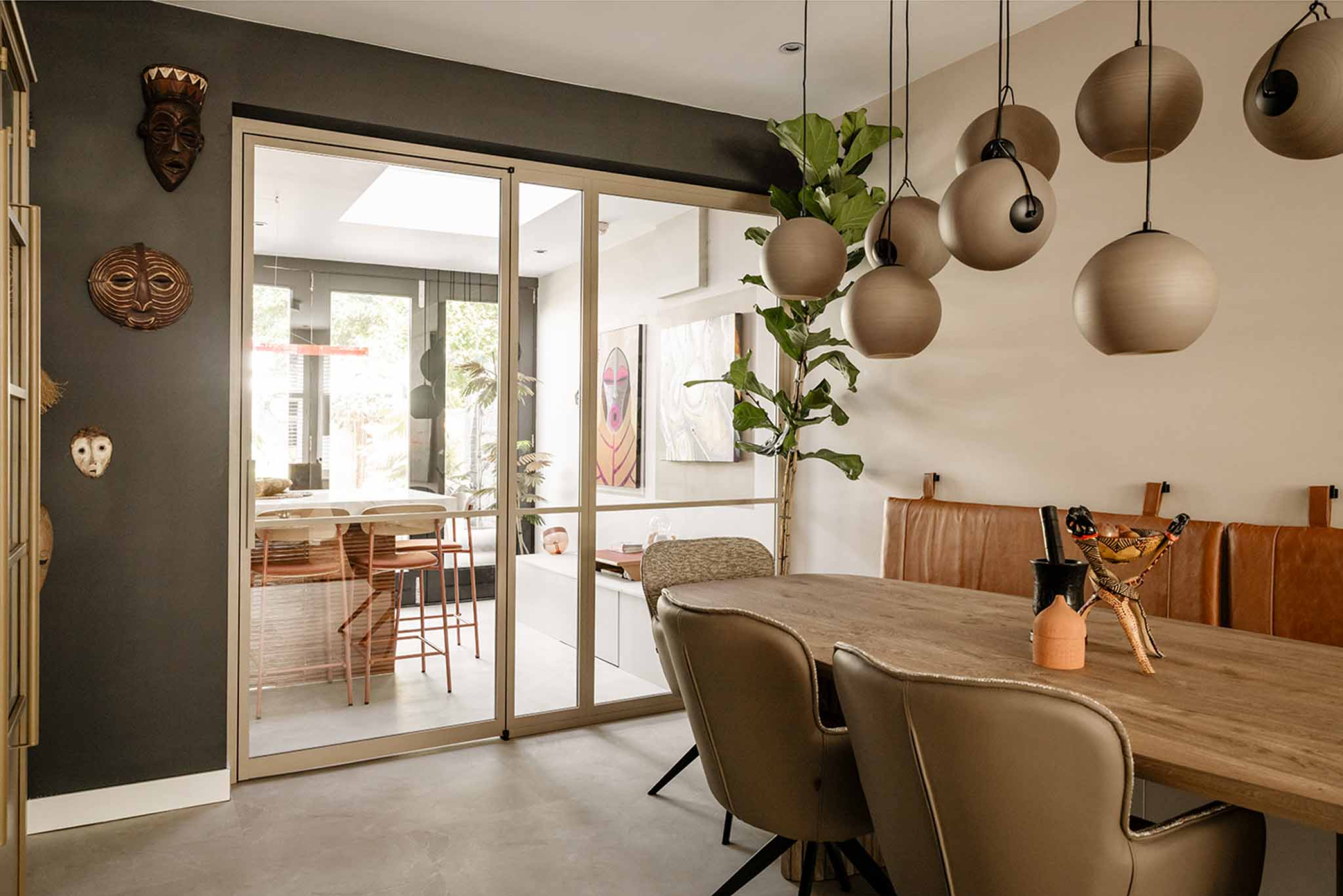 Stalen deur beige GewoonGers bij vtwonen WVOJH