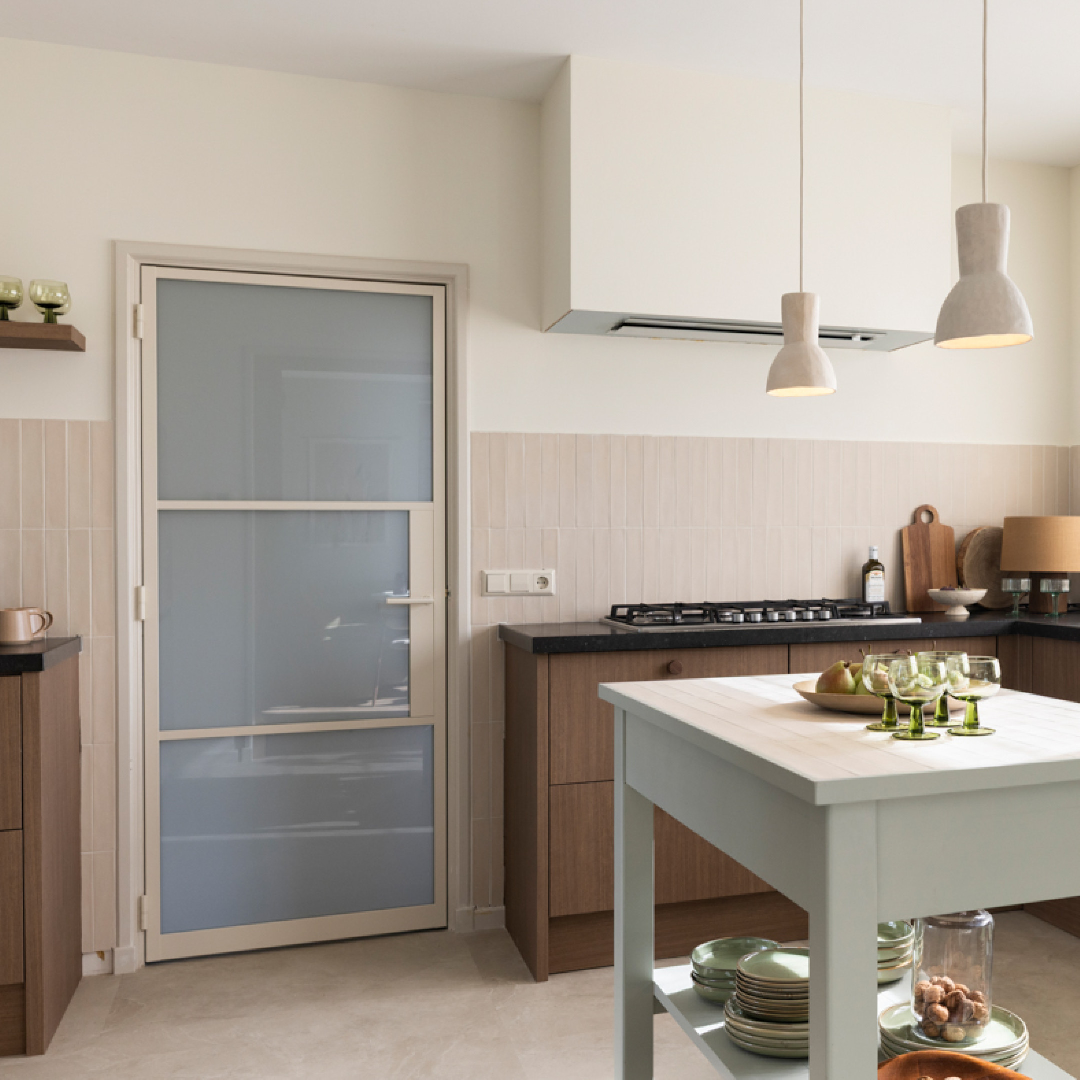 GewoonGers stompe deur op maat met melkglas gezien bij vtwonen