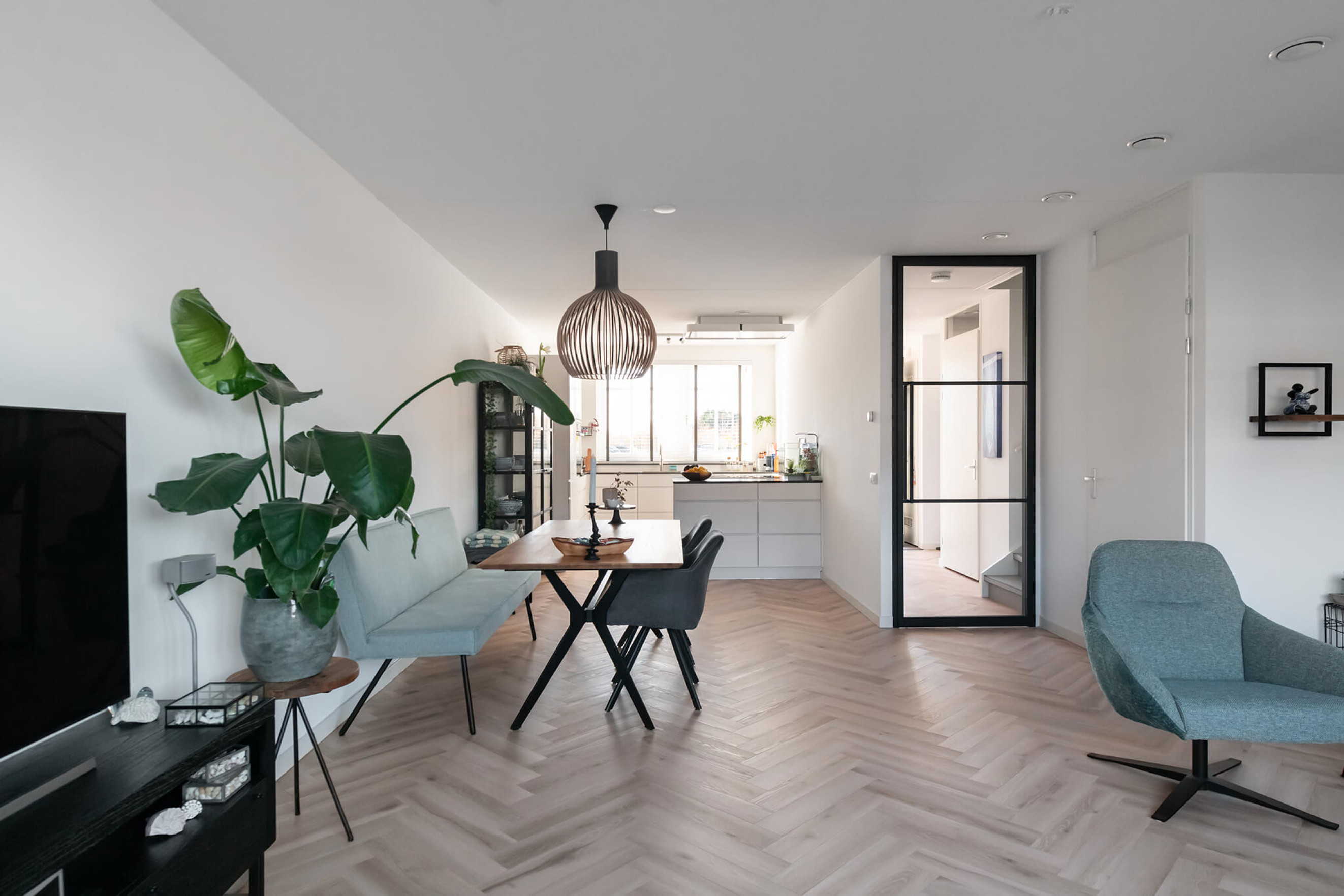 stalen deur tot plafond gers