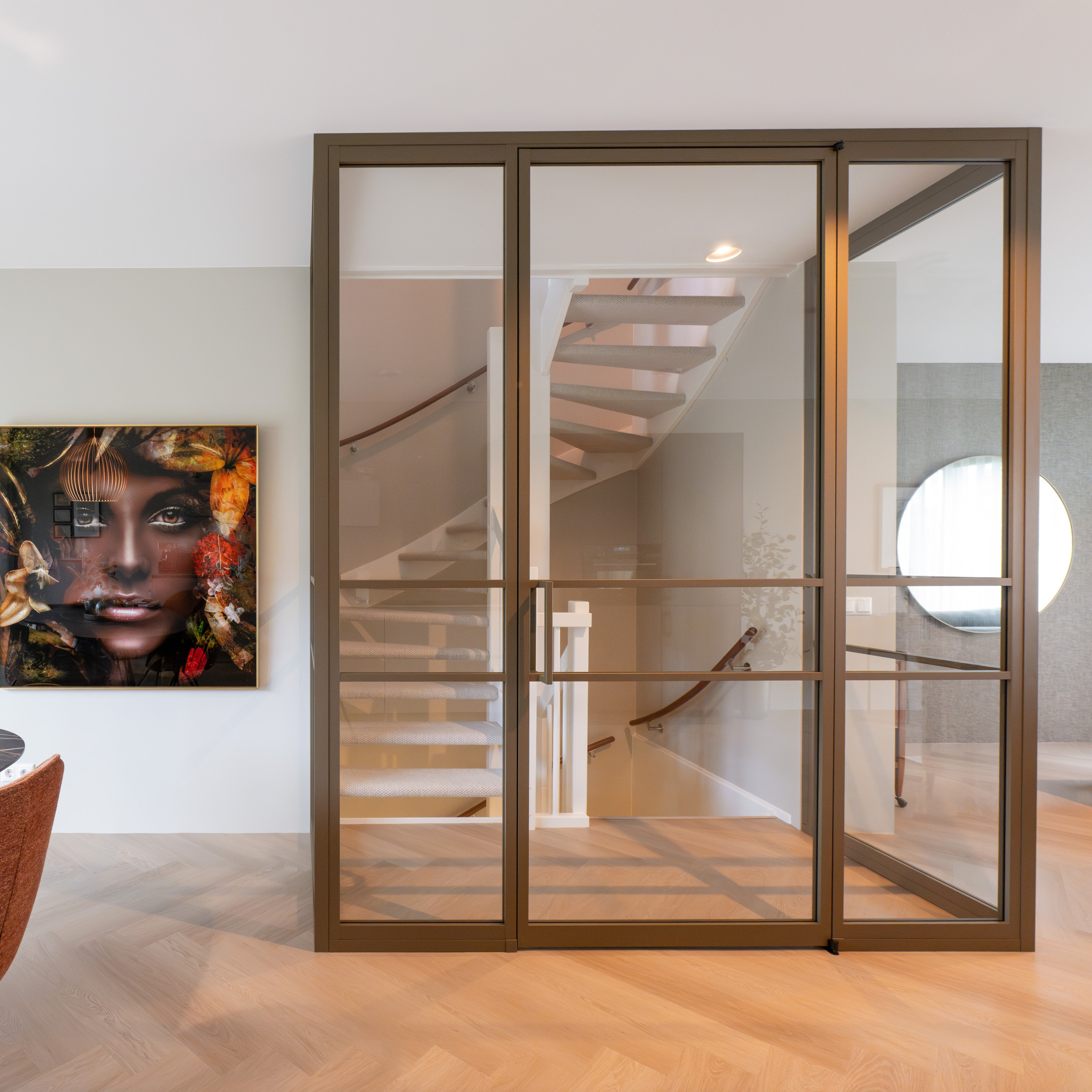 Bronzen stalen deur trap afsluiten met glazen deuren Gewoon Gers