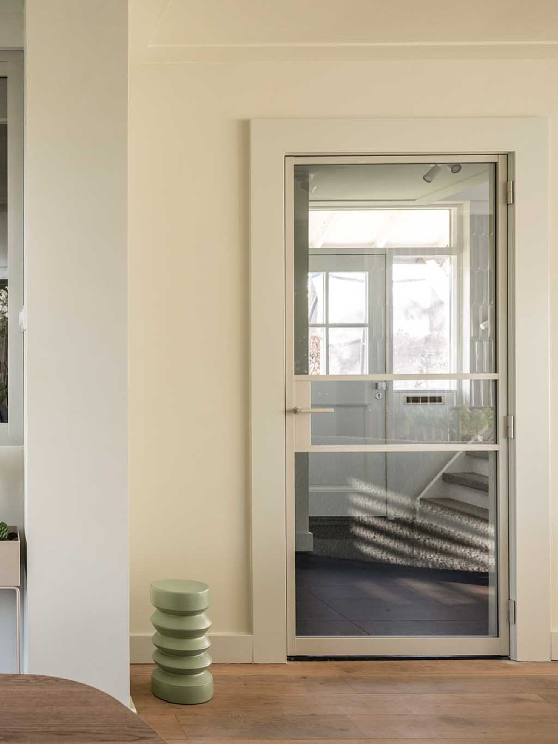 GewoonGers deur vtwonen interieur binnenkijken gekleurde stalen deur