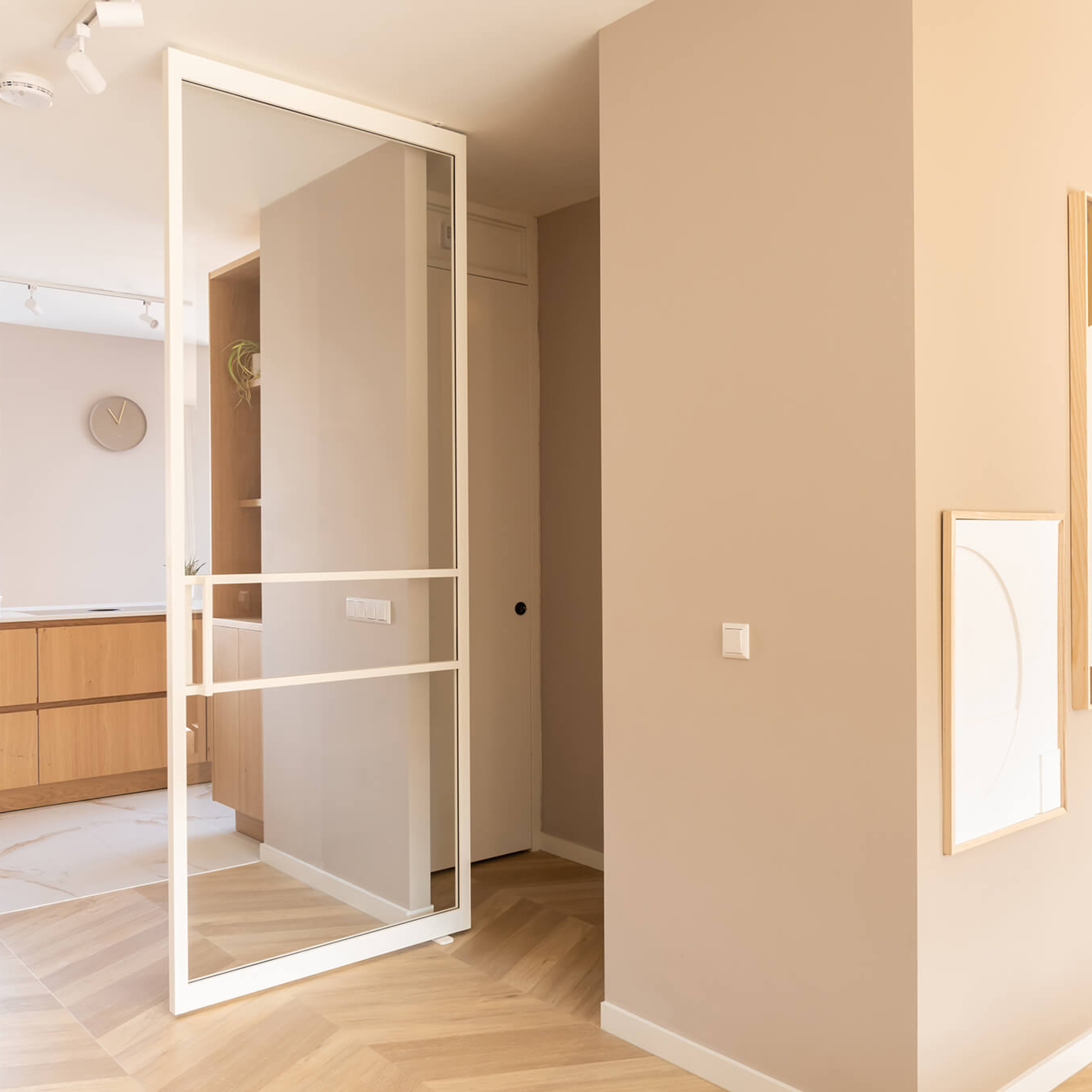 glazen deuren
glazen deuren op maat
glazen draaideur
glazen schuifdeur
glazen balustrade trap
glazen deuren limburg