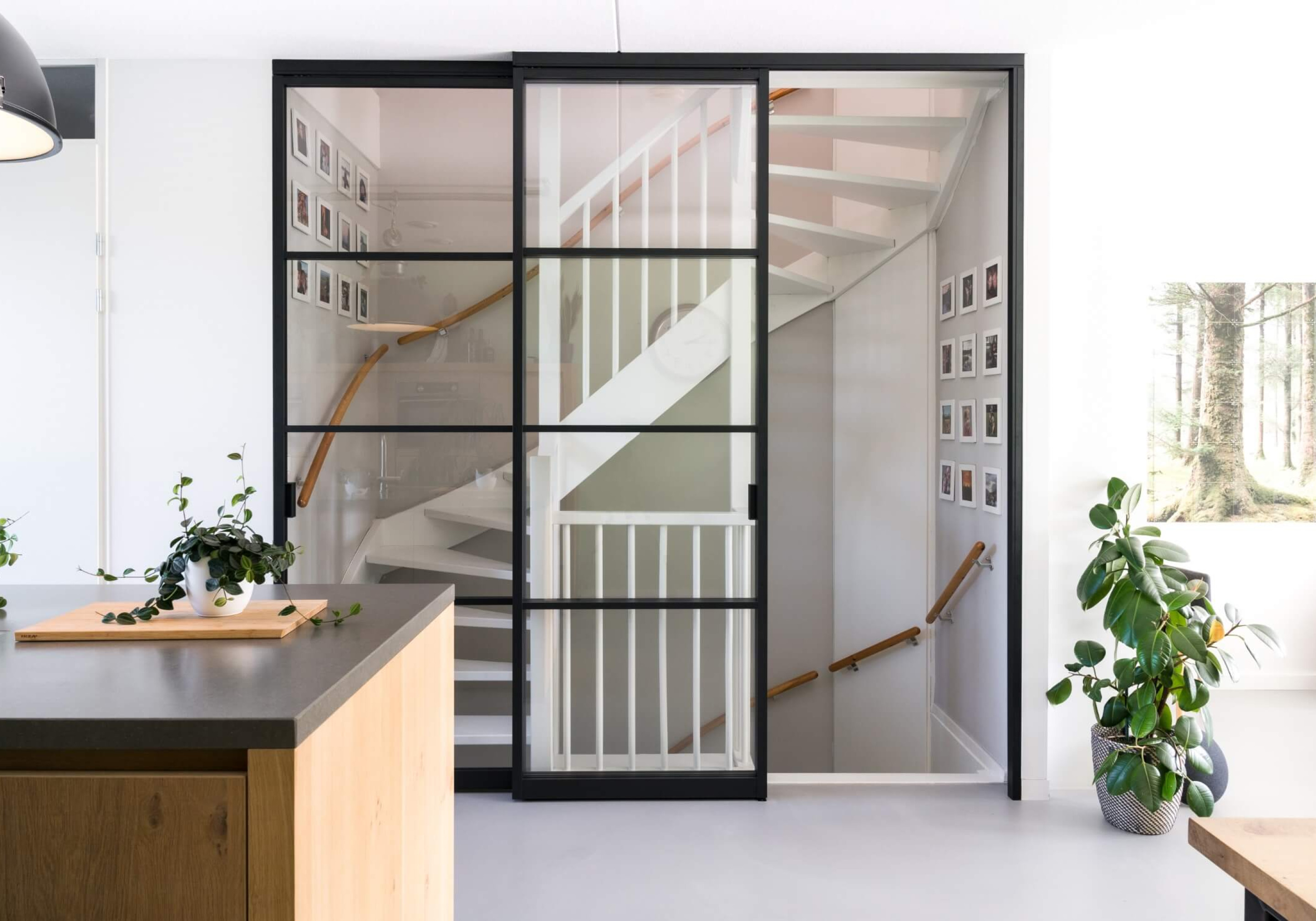 Onder- of vloerrail schuifdeur | Geanodiseerd aluminium | Max 600 cm Onder- of vloerrail schuifdeur | Geanodiseerd aluminium | Max 600 cm