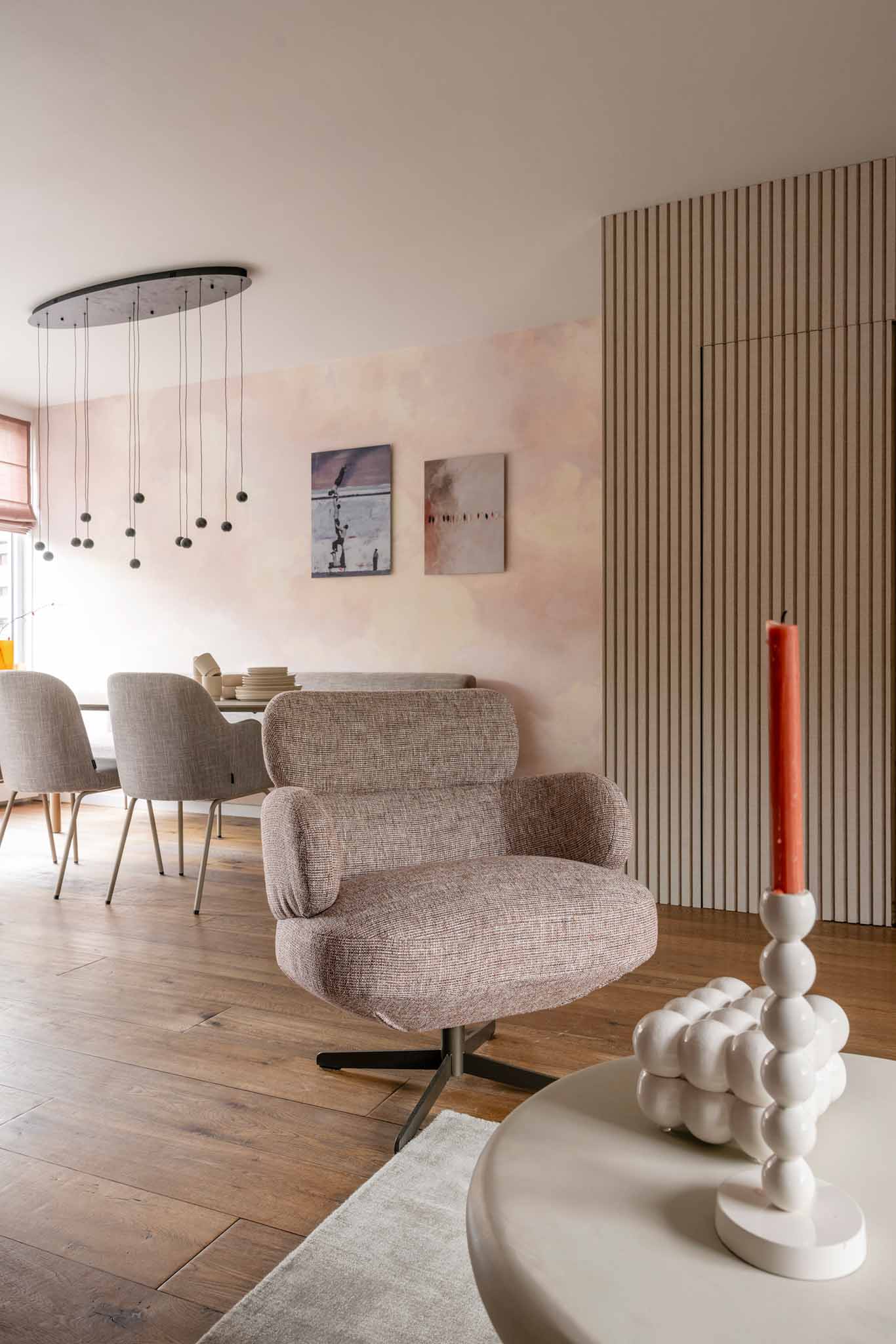 Deur wegwerken met akoestische wandpanelen van GewoonGers